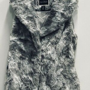 White House Black Market Gray Faux Fur Vest Size M Soft Luxe